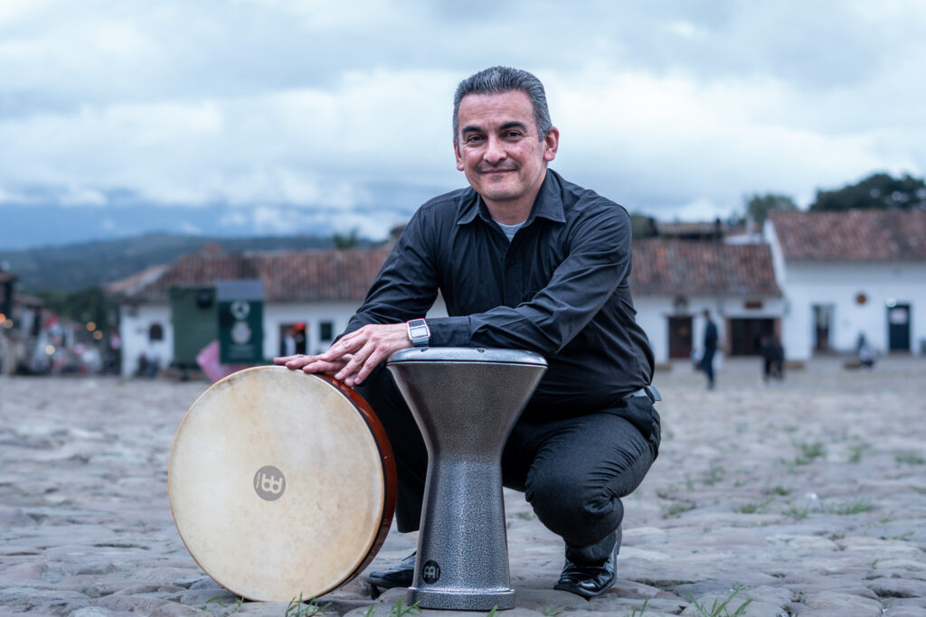 César Ortiz - Percusión